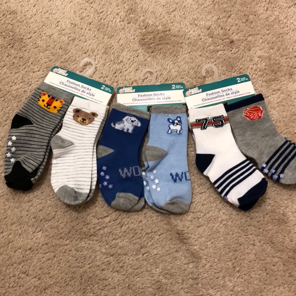 Boys socks fits 2-4T - bundle of 6 pairs NWT
